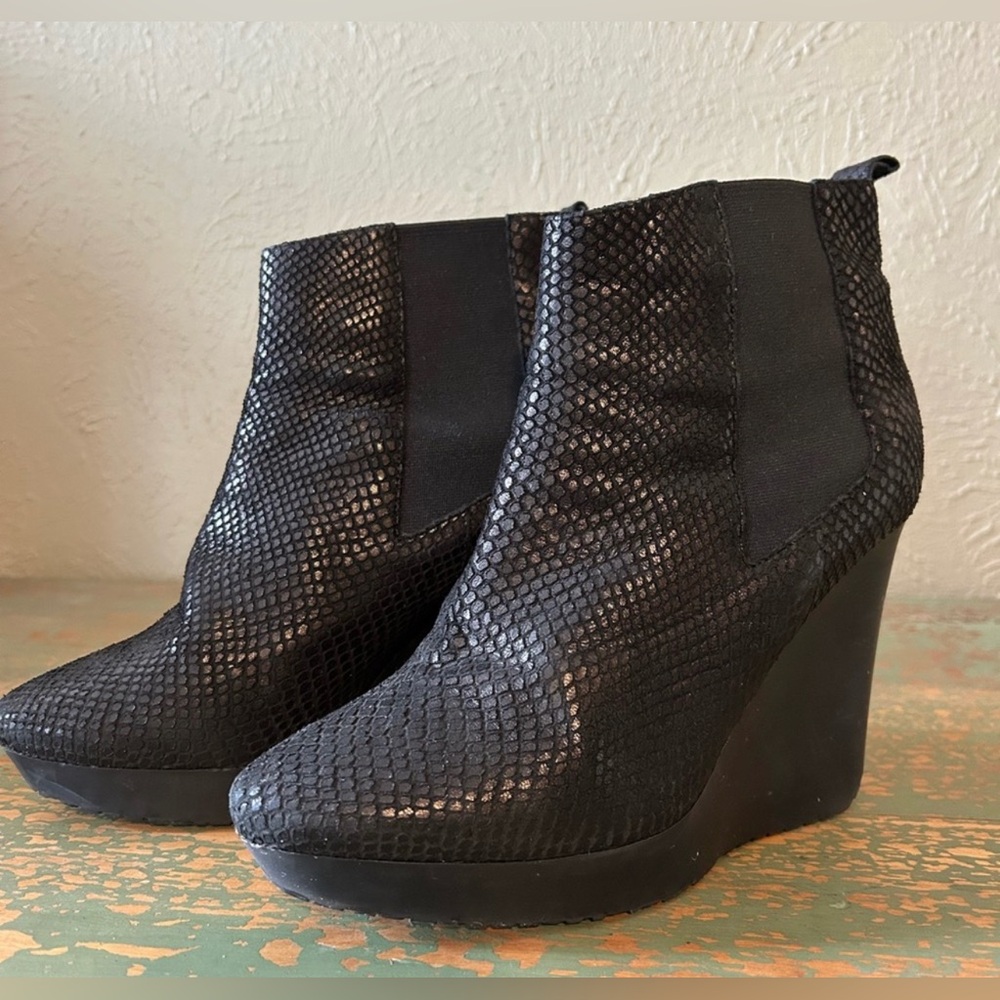 Jimmy Choo Ankle boots / Black / Snake Print / Size 39.5 IT